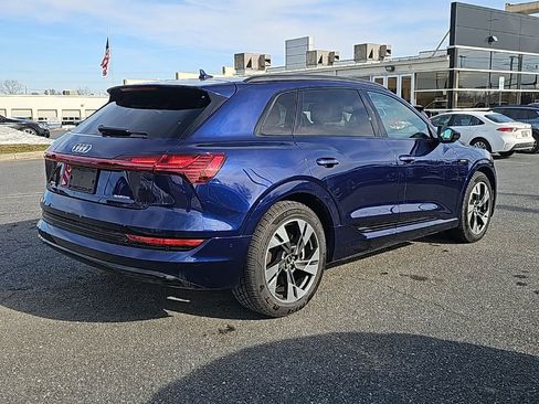 Used 2022 Audi e-tron Premium w/ Convenience Plus Package image 12
