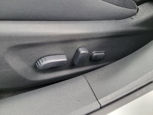 Used 2024 Nissan Altima 2.5 SV w/ SV Premium Package image 16