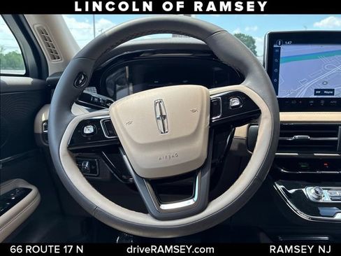 Used 2023 Lincoln Corsair AWD image 25