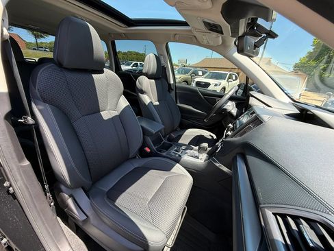 Used 2024 Subaru Forester Premium AWD/4WD image 17