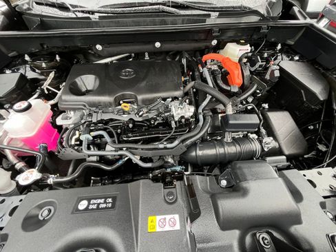 Used 2025 Toyota RAV4 LE image 32