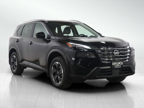 Used 2024 Nissan Rogue SV w/ SV Premium Package image 7