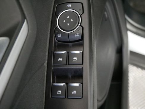 Certified 2025 Ford Escape Platinum image 17