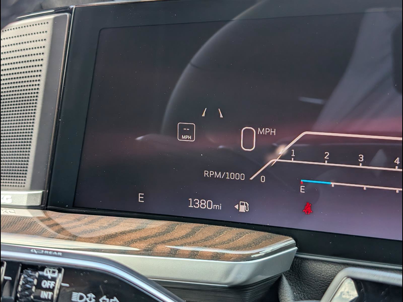 Used 2026 Cadillac Escalade Platinum Sport w/ LPO, ONYX Package AWD/4WD image 9