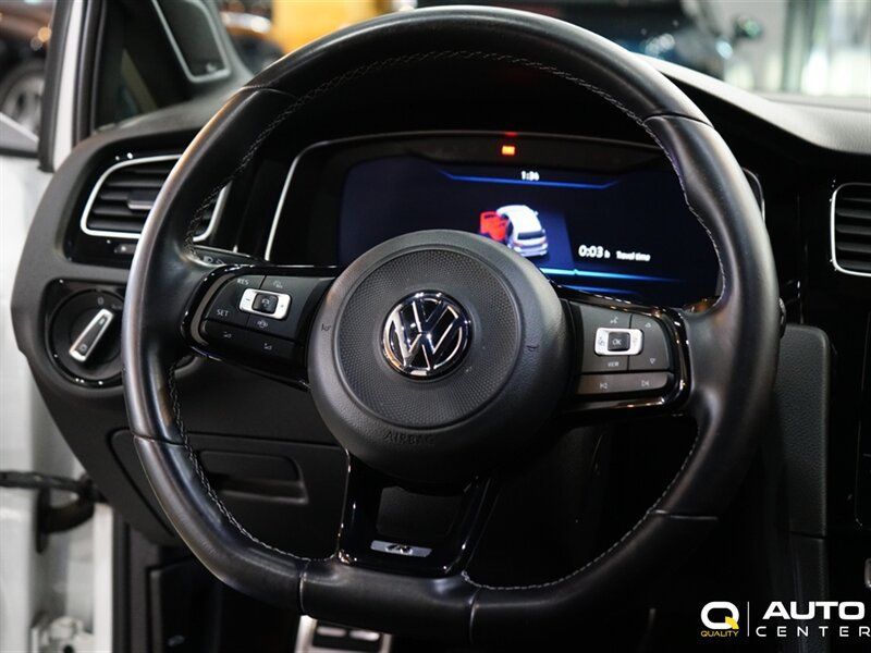 Used 2019 Volkswagen Golf R 4-Door AWD/4WD image 17