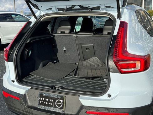 Used 2026 Volvo XC40 B5 Plus w/ Protection Package Premier image 17