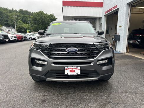 Used 2022 Ford Explorer XLT w/ Equipment Group 202A AWD/4WD image 3