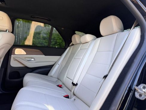 Used 2025 Mercedes-Benz GLE 450 4MATIC image 24