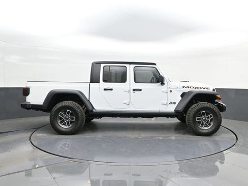 Used 2025 Jeep Gladiator Mojave w/ Convenience Group image 24