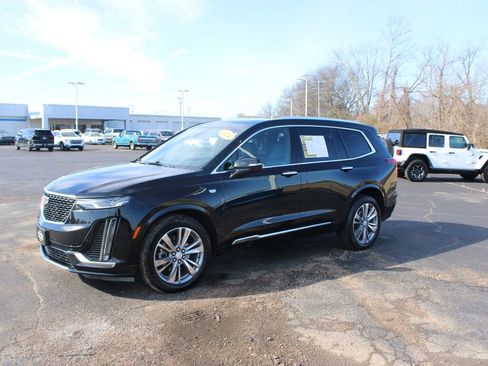 Used 2024 Cadillac XT6 Premium Luxury image 3