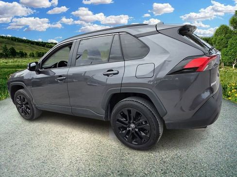 Used 2023 Toyota RAV4 XLE Premium image 5