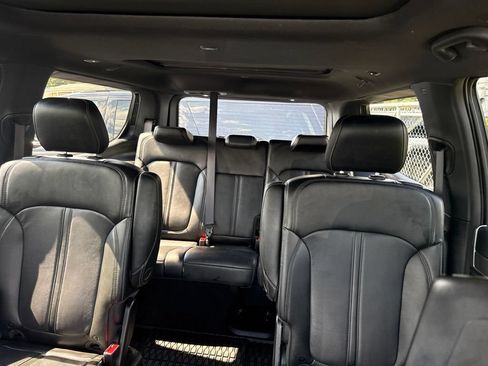 Used 2025 Jeep Wagoneer Series III w/ Premium Group I AWD/4WD image 5