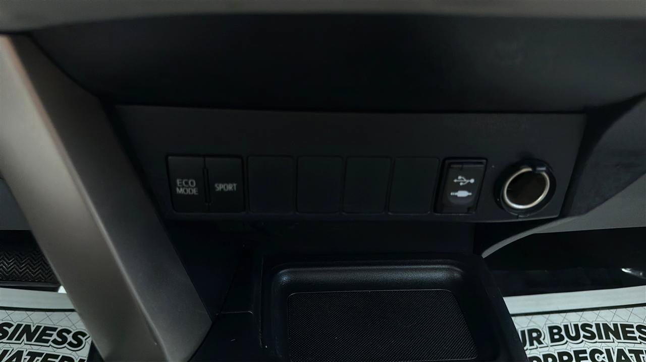 Used 2015 Toyota RAV4 XLE AWD/4WD image 26