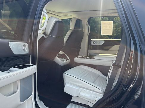 Used 2024 Lincoln Navigator Black Label AWD/4WD image 24
