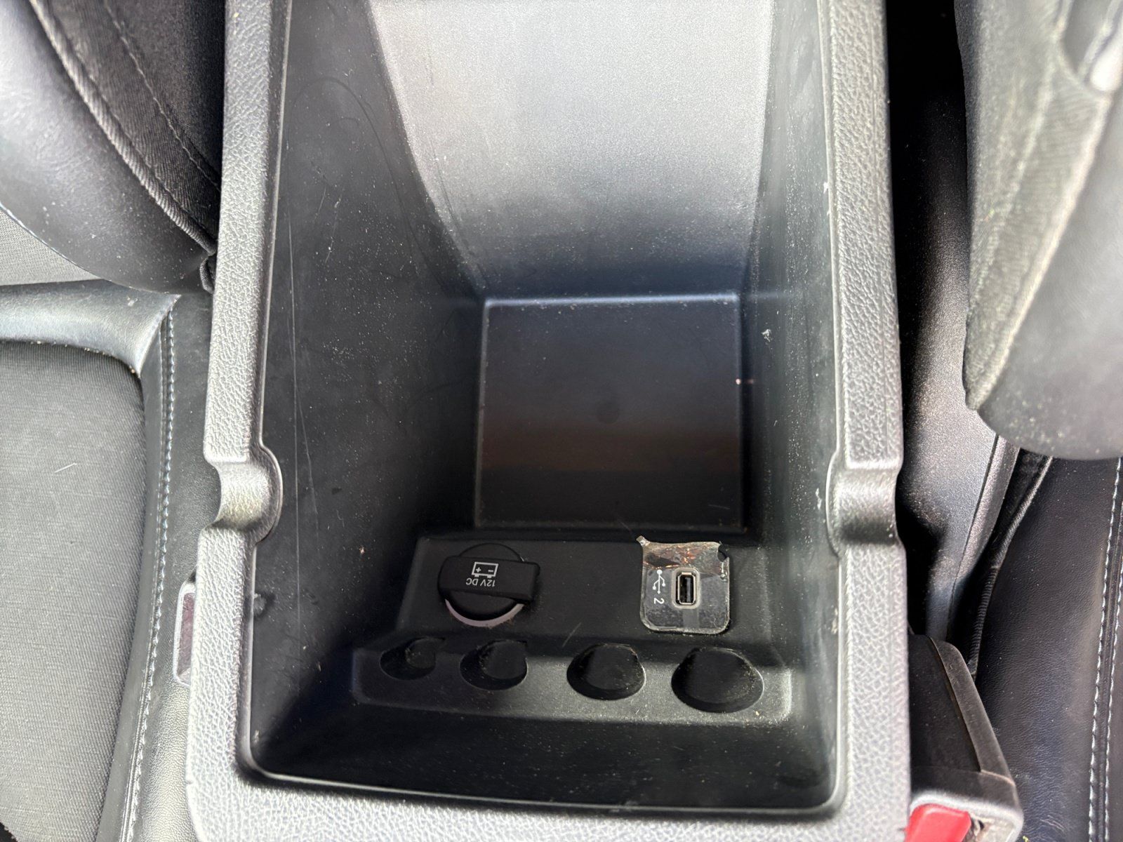 Used 2019 Jeep Cherokee Latitude Plus FWD image 20