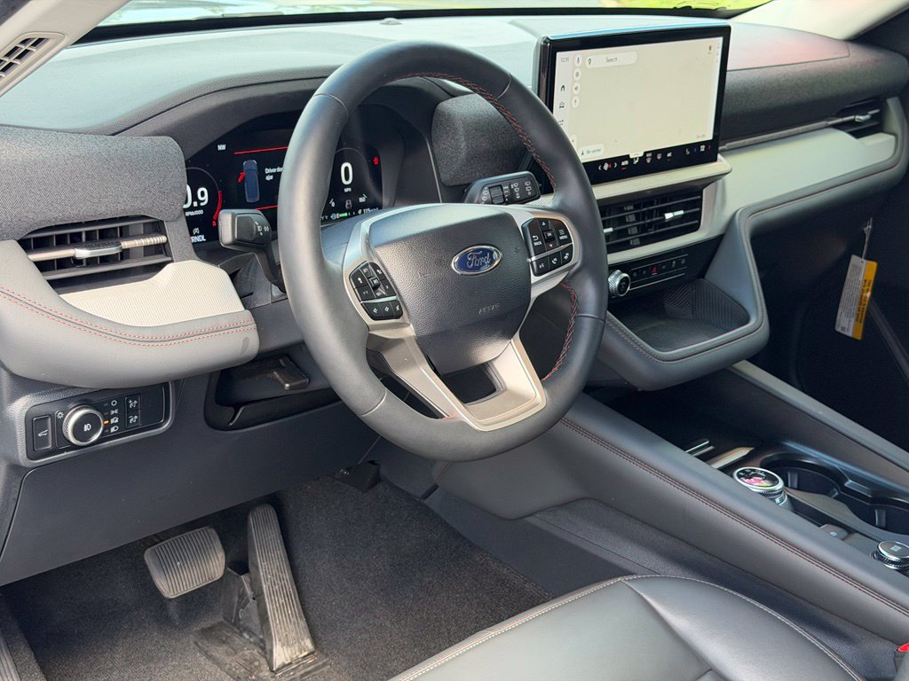 Certified 2025 Ford Explorer Active w/ Active Comfort Package RWD image 11