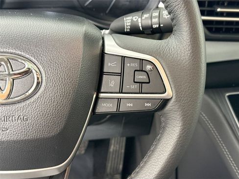 Certified 2026 Toyota Sienna XLE FWD image 20