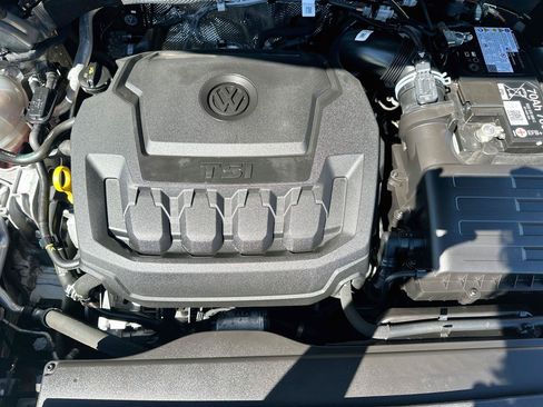 Used 2024 Volkswagen Tiguan SE AWD/4WD image 33