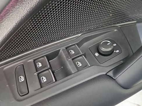 New 2026 Volkswagen Tiguan SE R-Line AWD/4WD image 17