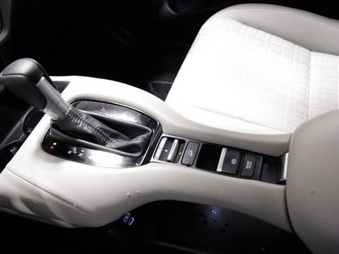 Certified 2024 Honda HR-V LX image 30