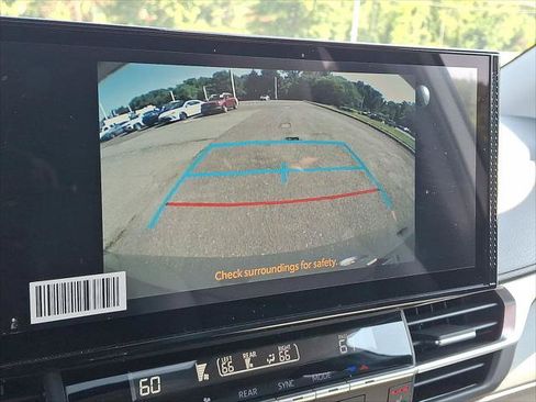 Certified 2025 Toyota Sienna XLE FWD image 16