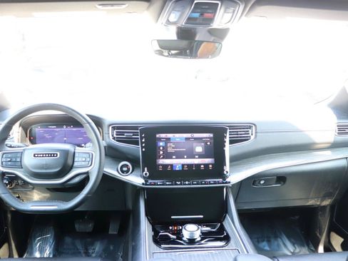 Used 2024 Jeep Wagoneer Series II AWD/4WD image 18