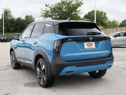 Used 2025 Nissan Kicks SR FWD image 6