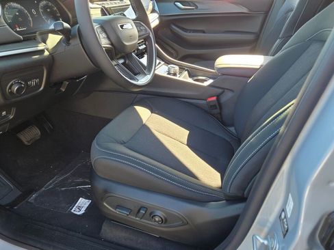 New 2025 Jeep Grand Cherokee Laredo X image 24