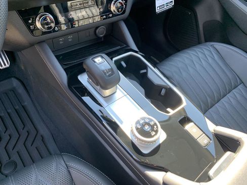 New 2025 Mitsubishi Outlander SEL image 19