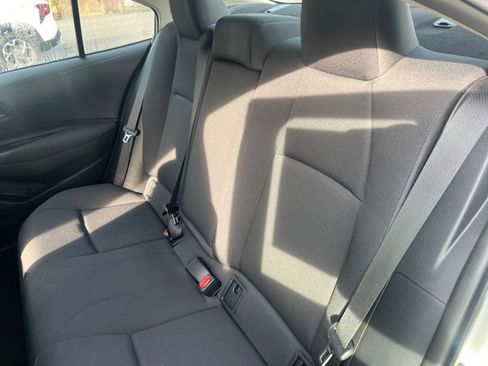 Used 2025 Toyota Corolla LE image 32