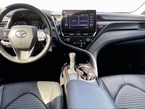 Used 2024 Toyota Camry SE image 16
