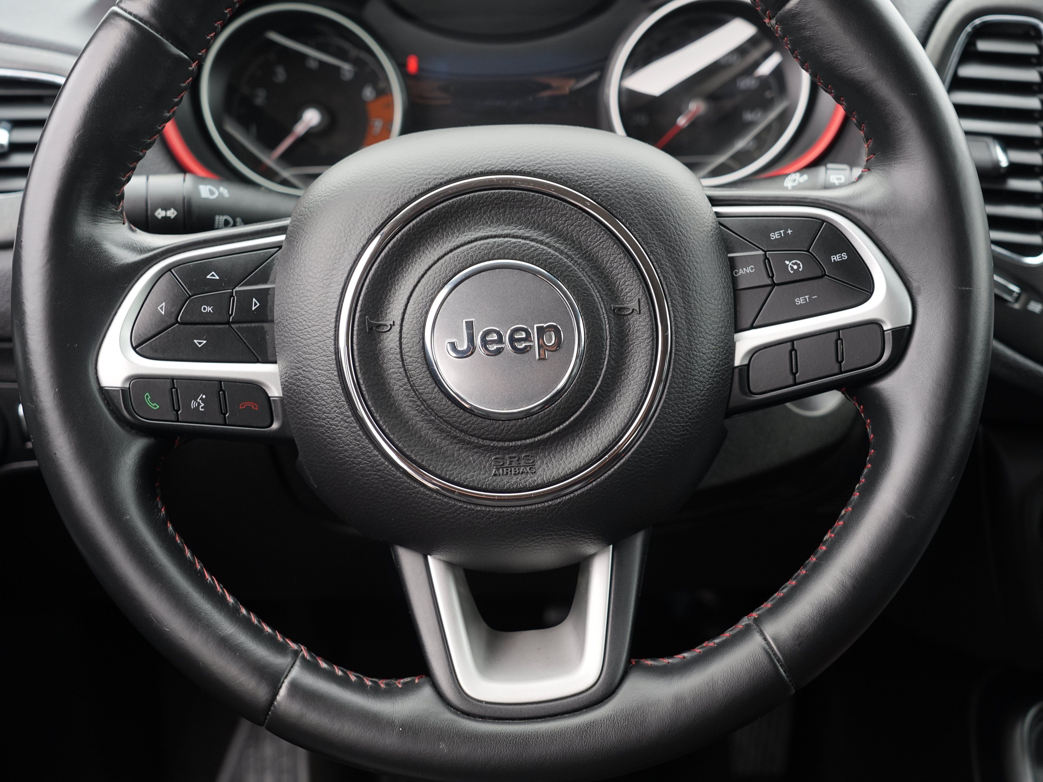 Used 2017 Jeep Compass Trailhawk AWD/4WD image 24