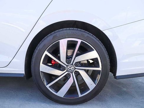 Used 2019 Volkswagen Jetta GLI image 10