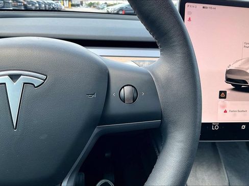 Used 2023 Tesla Model Y Long Range AWD/4WD image 12