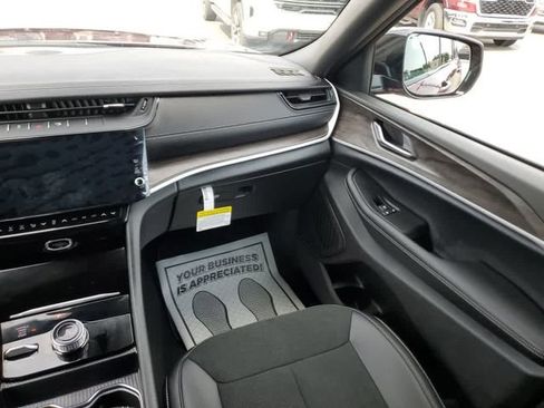New 2026 Jeep Grand Cherokee Altitude AWD/4WD image 16