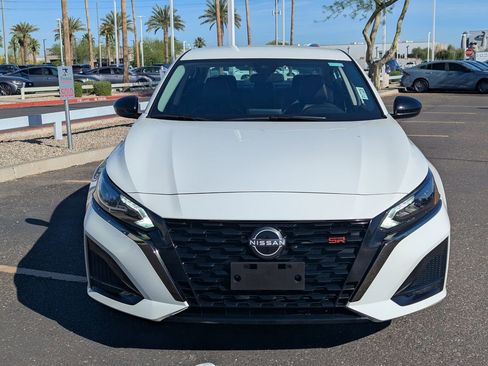 Used 2025 Nissan Altima 2.5 SR image 9