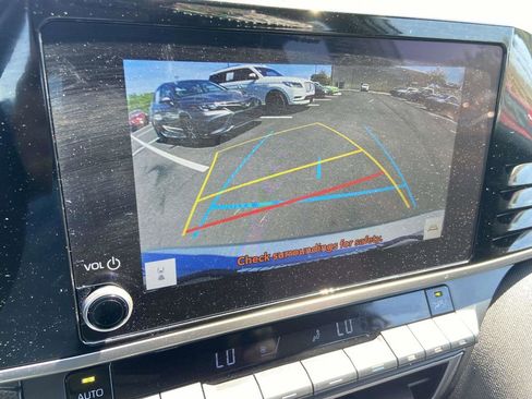 Used 2025 Toyota Camry LE image 27