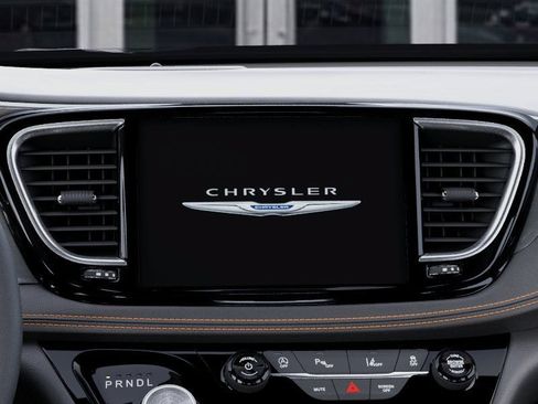 New 2026 Chrysler Pacifica Pinnacle FWD image 18