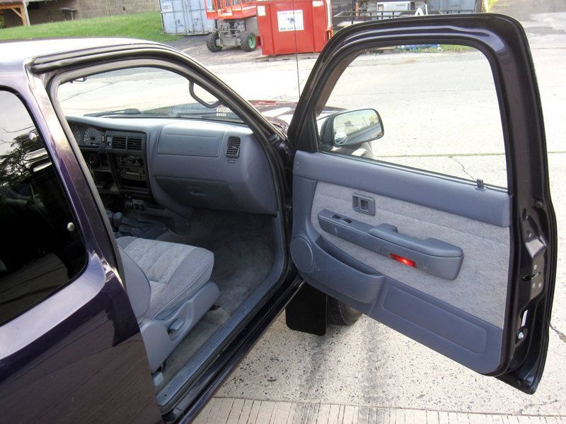 Used 1999 Toyota Tacoma 4x4 Xtracab w/ SR5 Pkg image 23