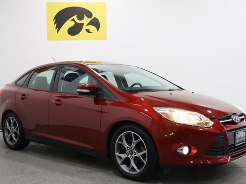 Used 2014 Ford Focus SE w/ Equipment Group 201A image 6