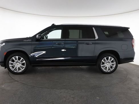 Used 2022 Chevrolet Suburban High Country AWD/4WD image 7