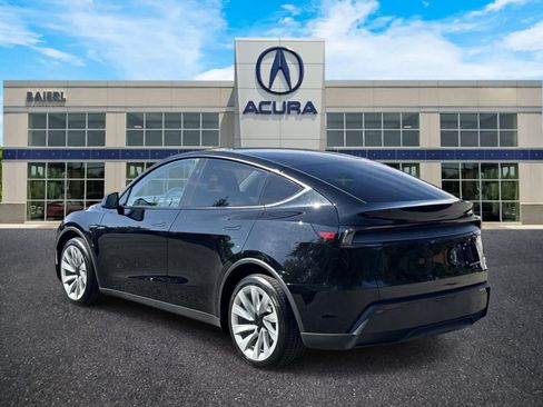 Used 2026 Tesla Model Y AWD image 3