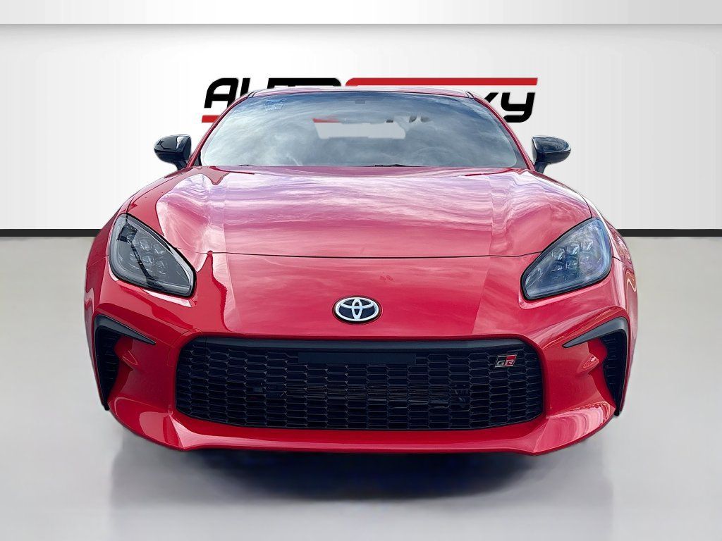 Used 2025 Toyota GR86 Premium w/ Performance Package RWD image 2