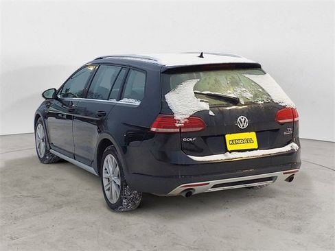 Used 2018 Volkswagen Golf Alltrack image 3