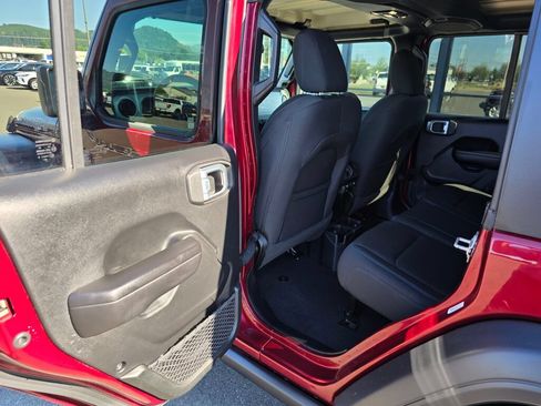 Used 2021 Jeep Wrangler Unlimited Sport AWD/4WD image 11