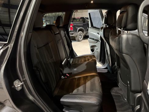 Used 2018 Jeep Grand Cherokee Altitude AWD/4WD image 22
