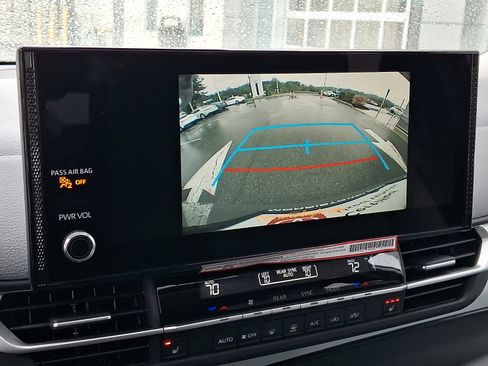 Certified 2025 Toyota Sienna XLE AWD/4WD image 19