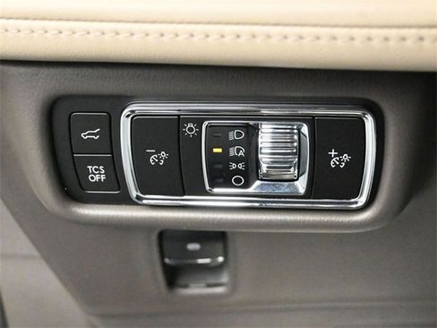 Certified 2023 Lincoln Nautilus Reserve image 20