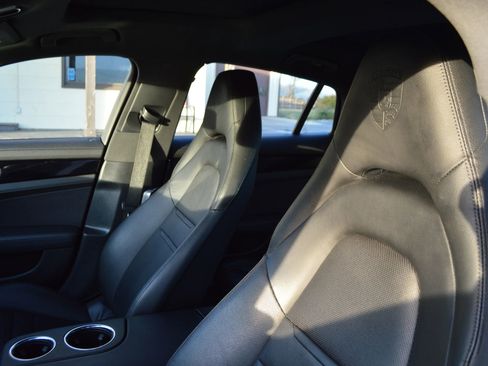 Used 2018 Porsche Panamera 4S image 14