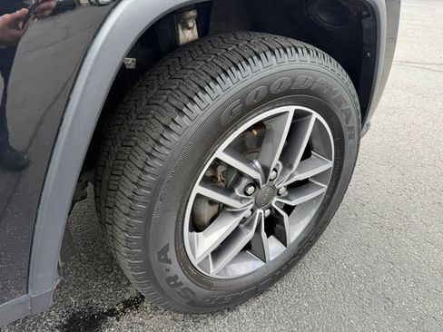 Used 2020 Jeep Grand Cherokee Limited w/ Premium Lighting Group image 41